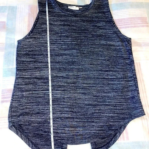 ππ Stylish ππTop with Open Back ππ - Picture 4 of 9